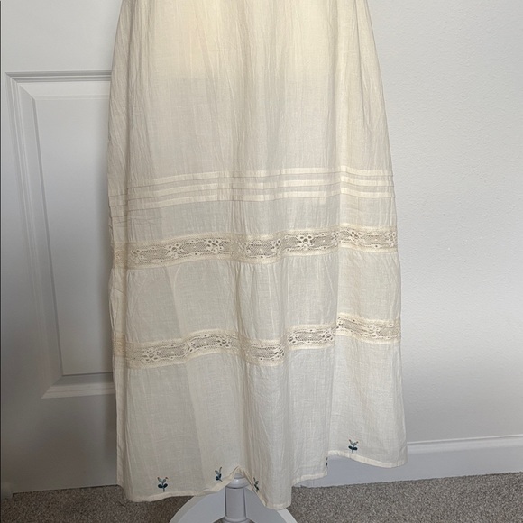 Golden Brown The Label Layla blue and cream embroidered lace midi dress - Picture 3 of 9